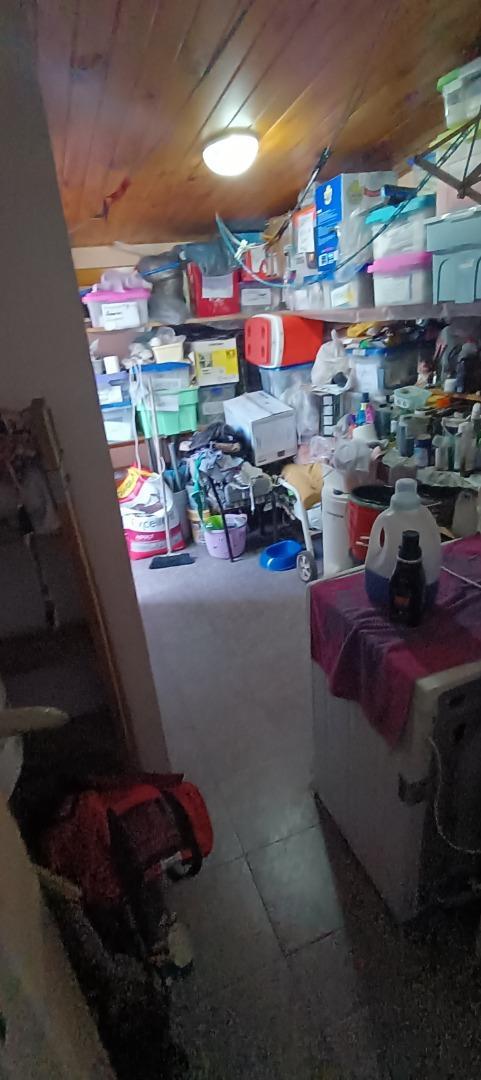 Casa 4 ambientes con garage, patio y terraza