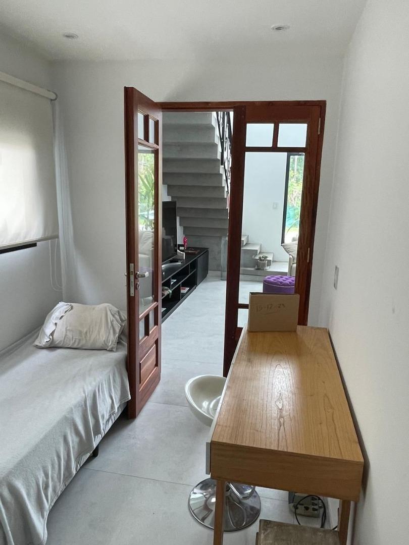 Casa 4 ambientes con 4 baños