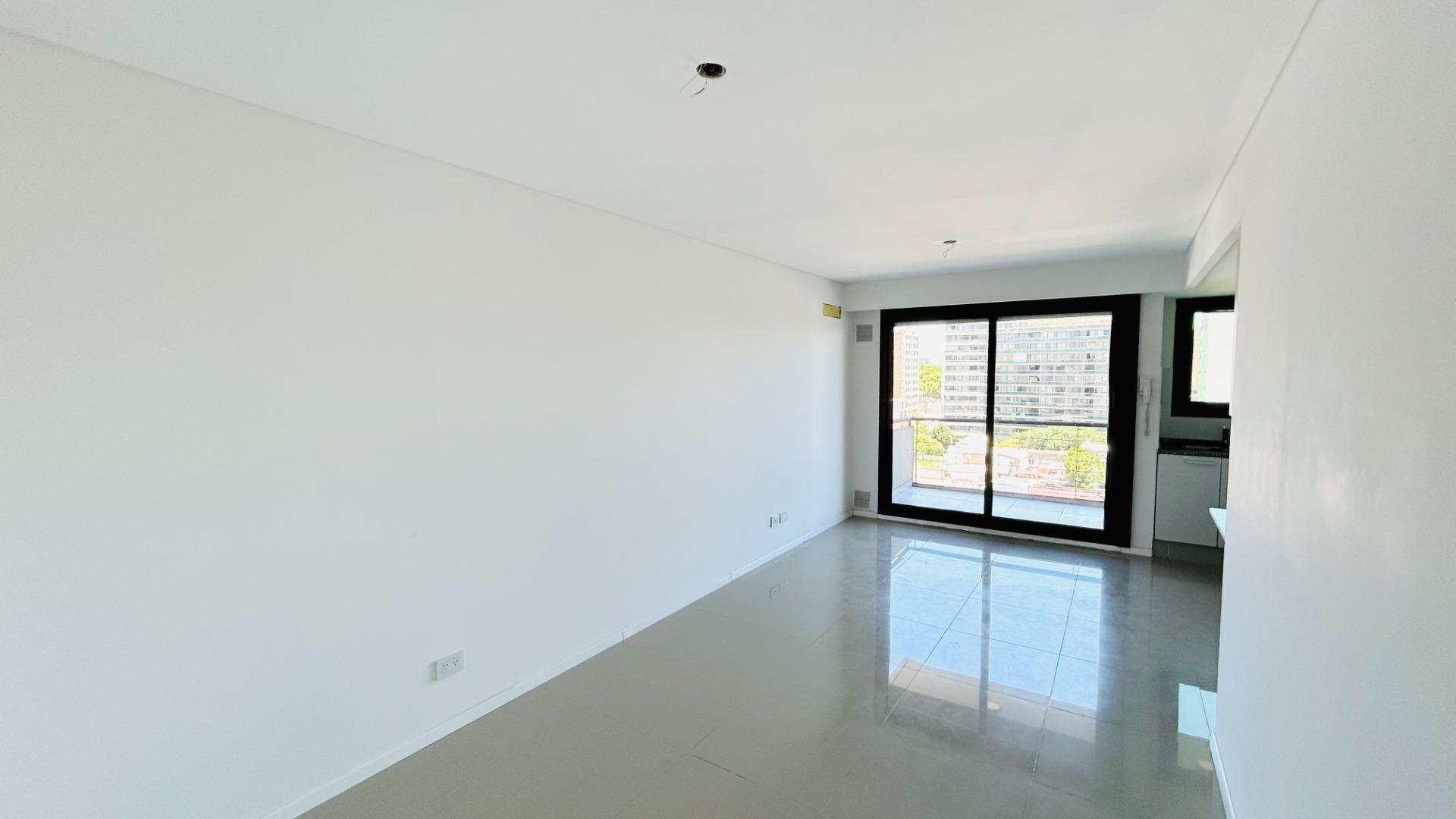 Av. Francia 1323 , Piso 8