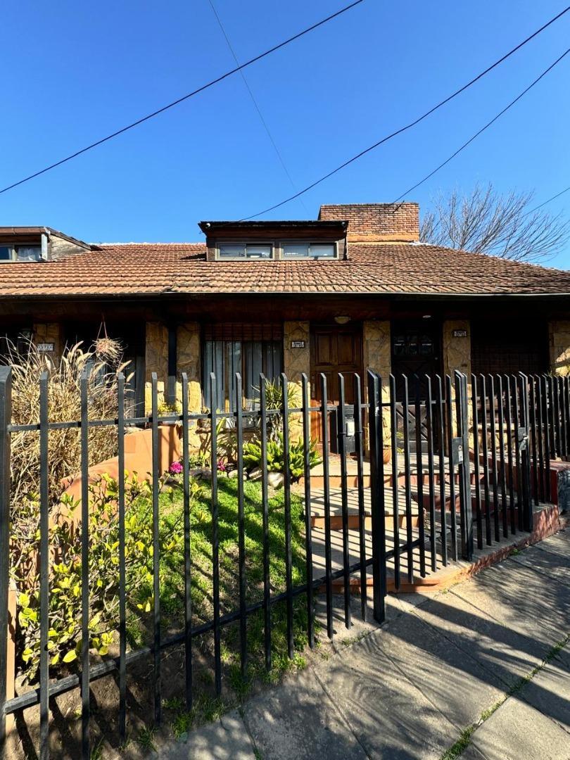 DUPLEX EN VENTA EN CASTELAR