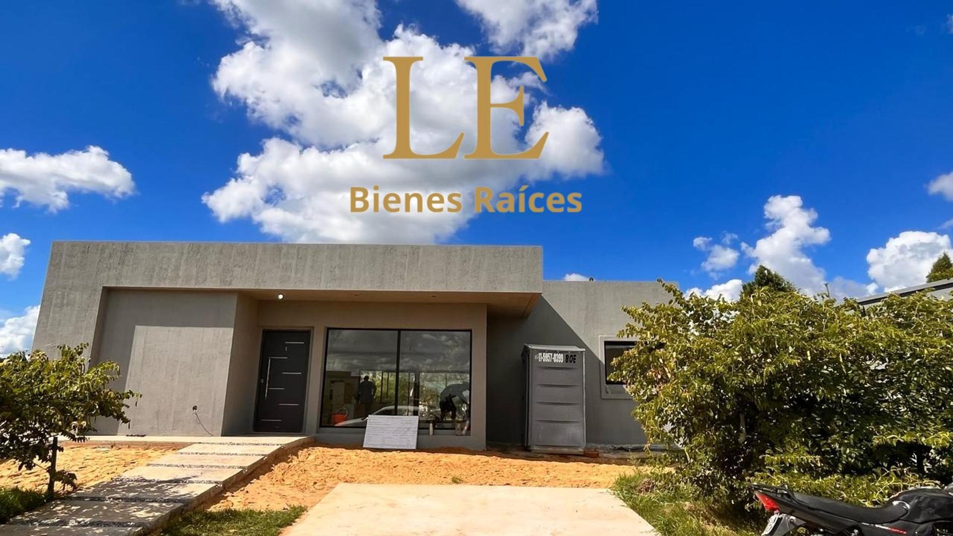 Casa en Venta con 4 cocheras