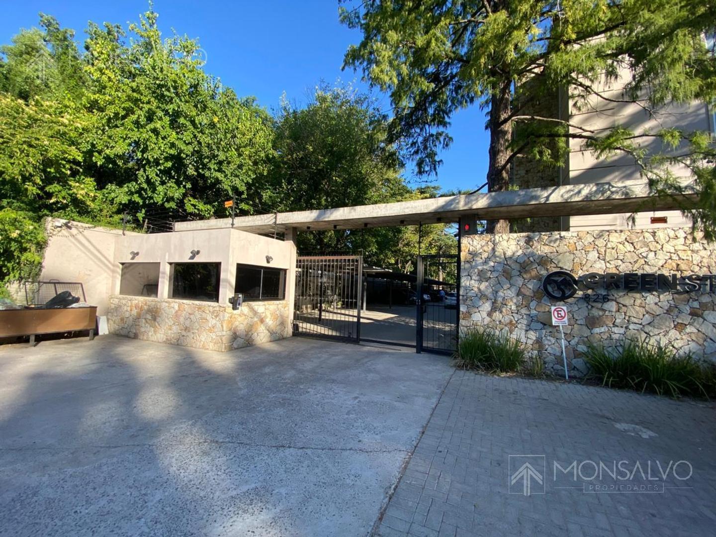 Departamento en planta baja con jardín