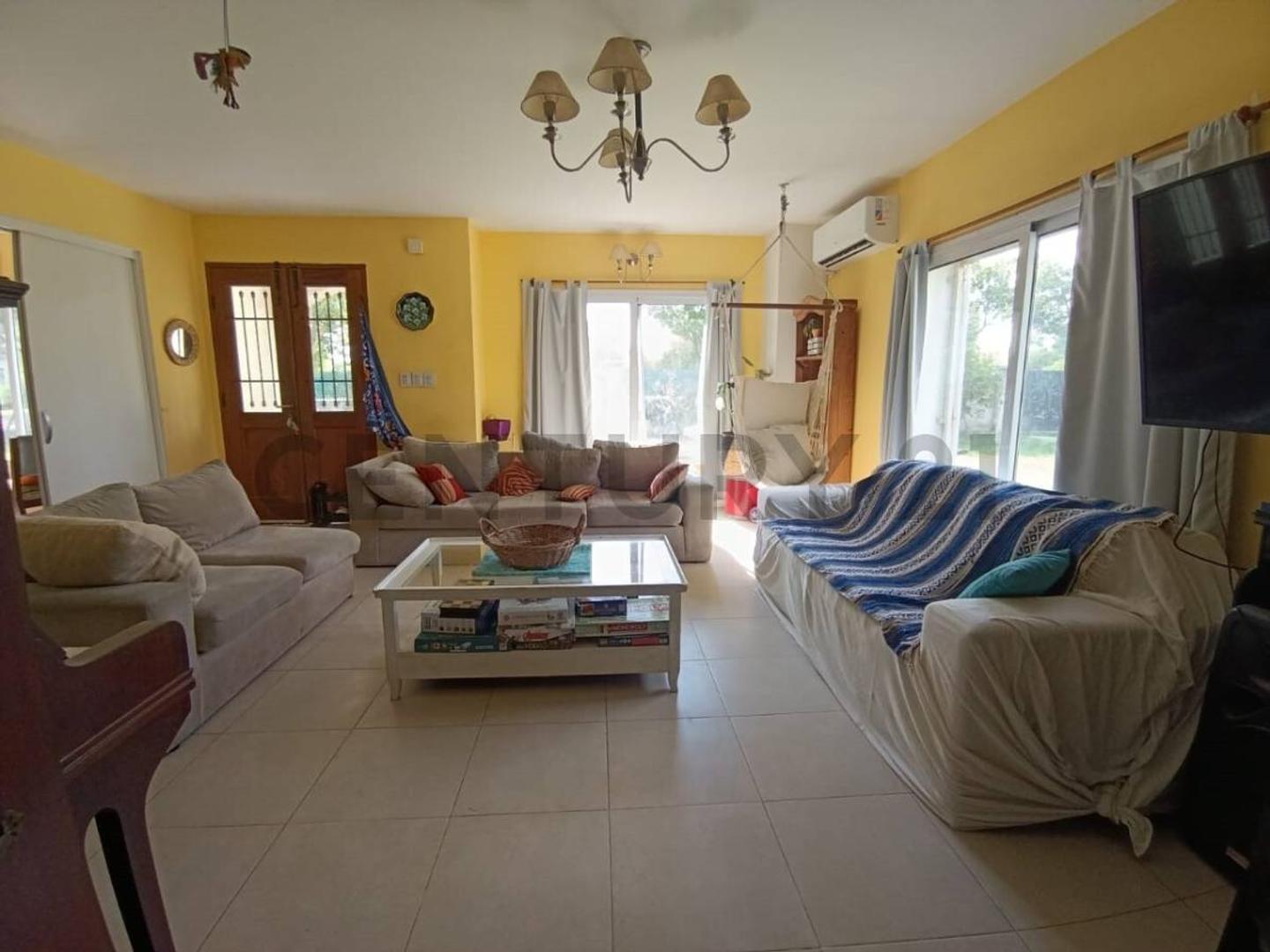 Casa en Alquiler de 3 dormitorios