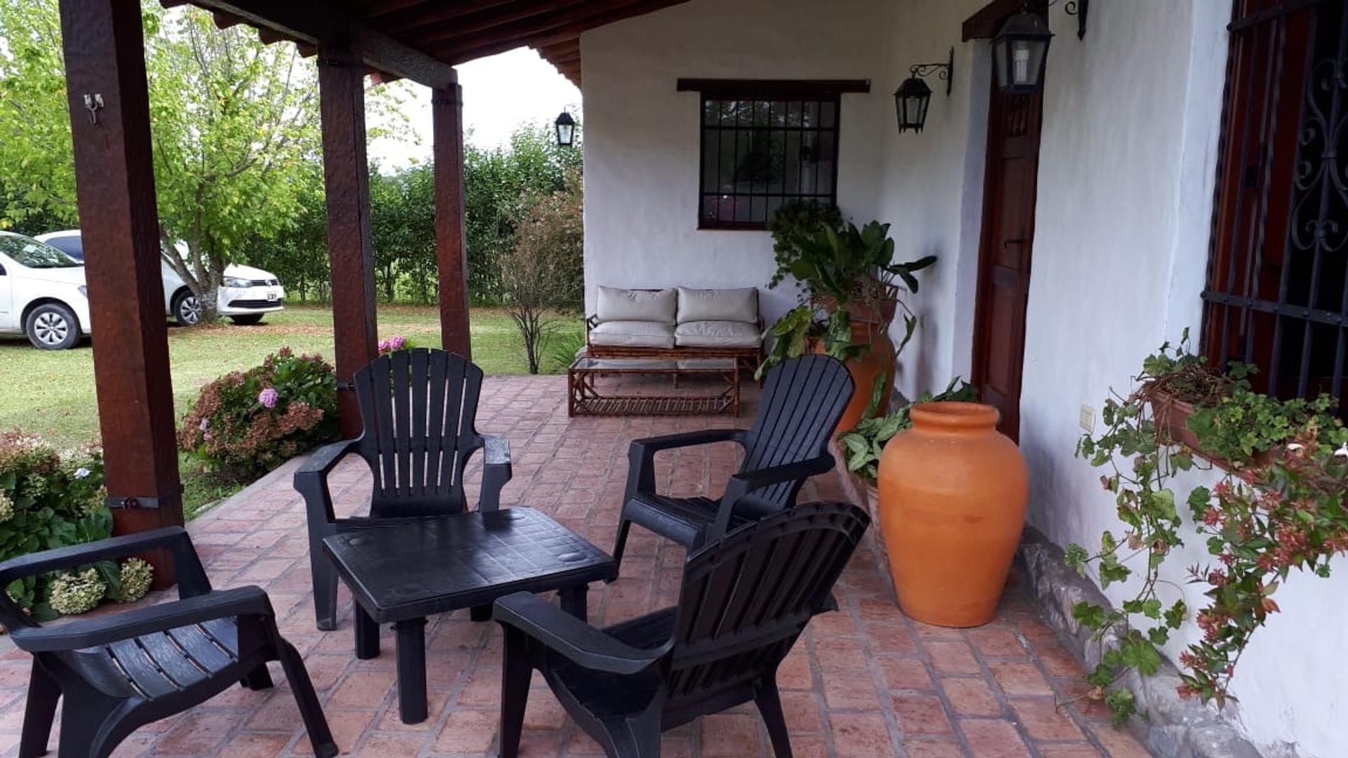 Casa en Venta con 2 cocheras