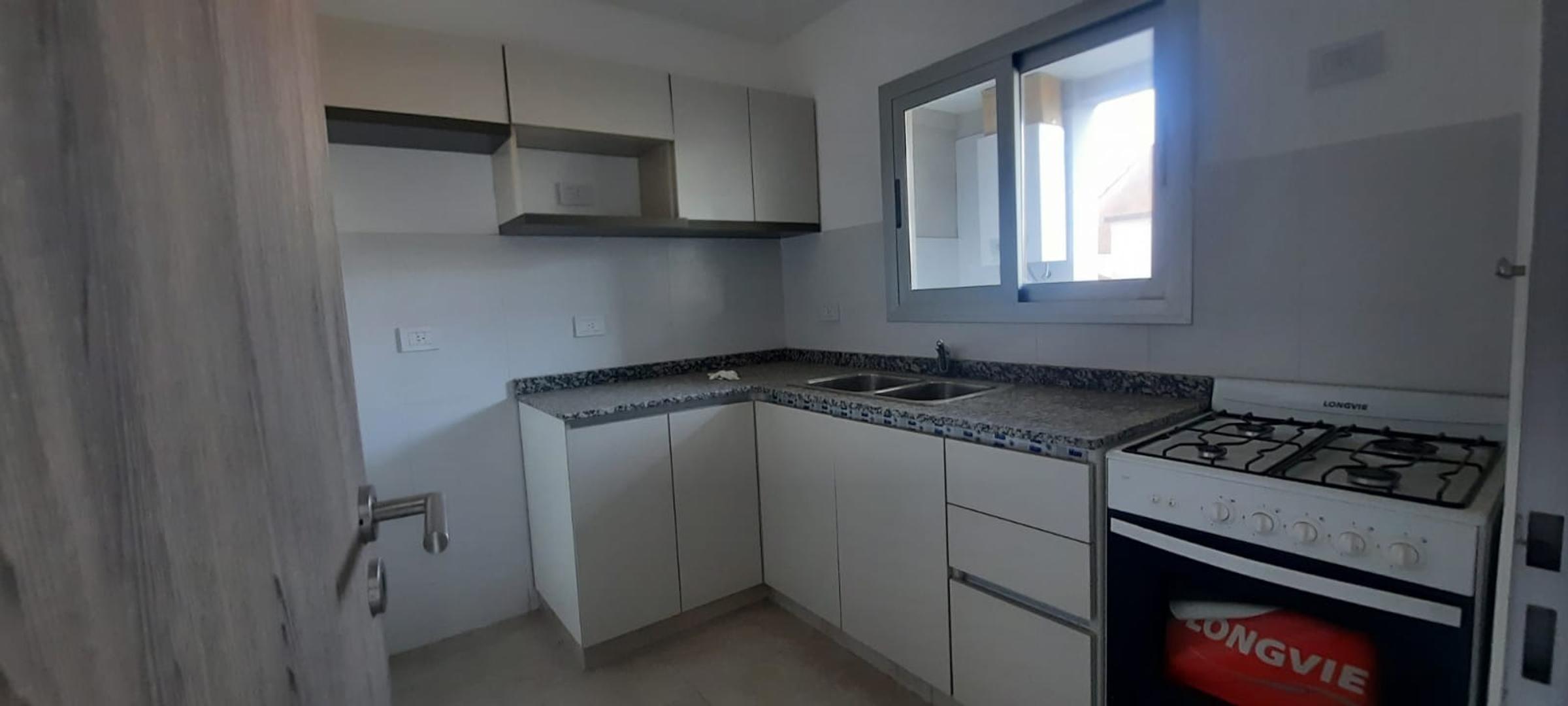 Departamento en Alquiler con 1 cocheras