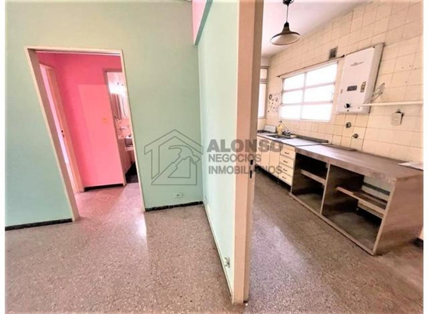 AMPLIO DPTO 2 AMBIENTES CON BALCÓN - LANUS OESTE