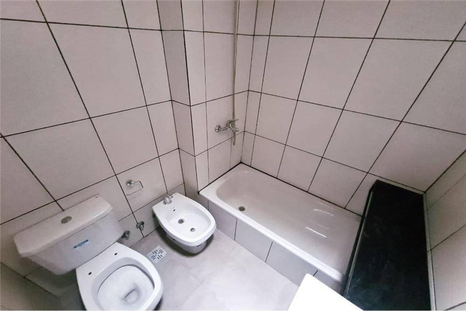 Casa en Venta en Castelar, USD 140.000