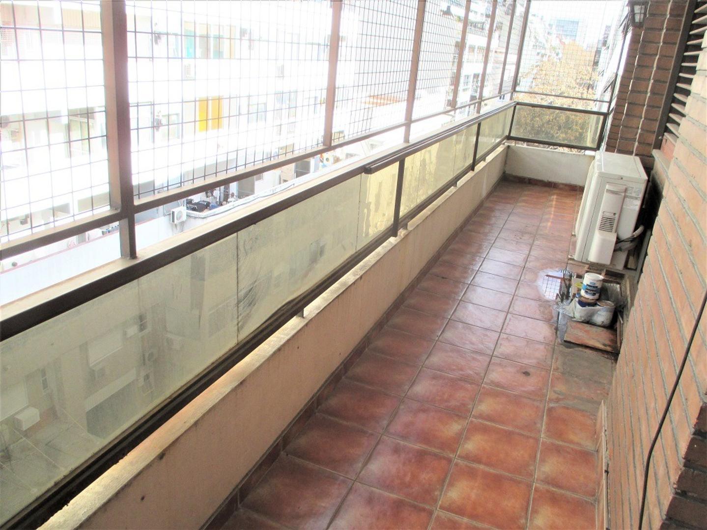 Departamento 3 ambientes con 2 baños