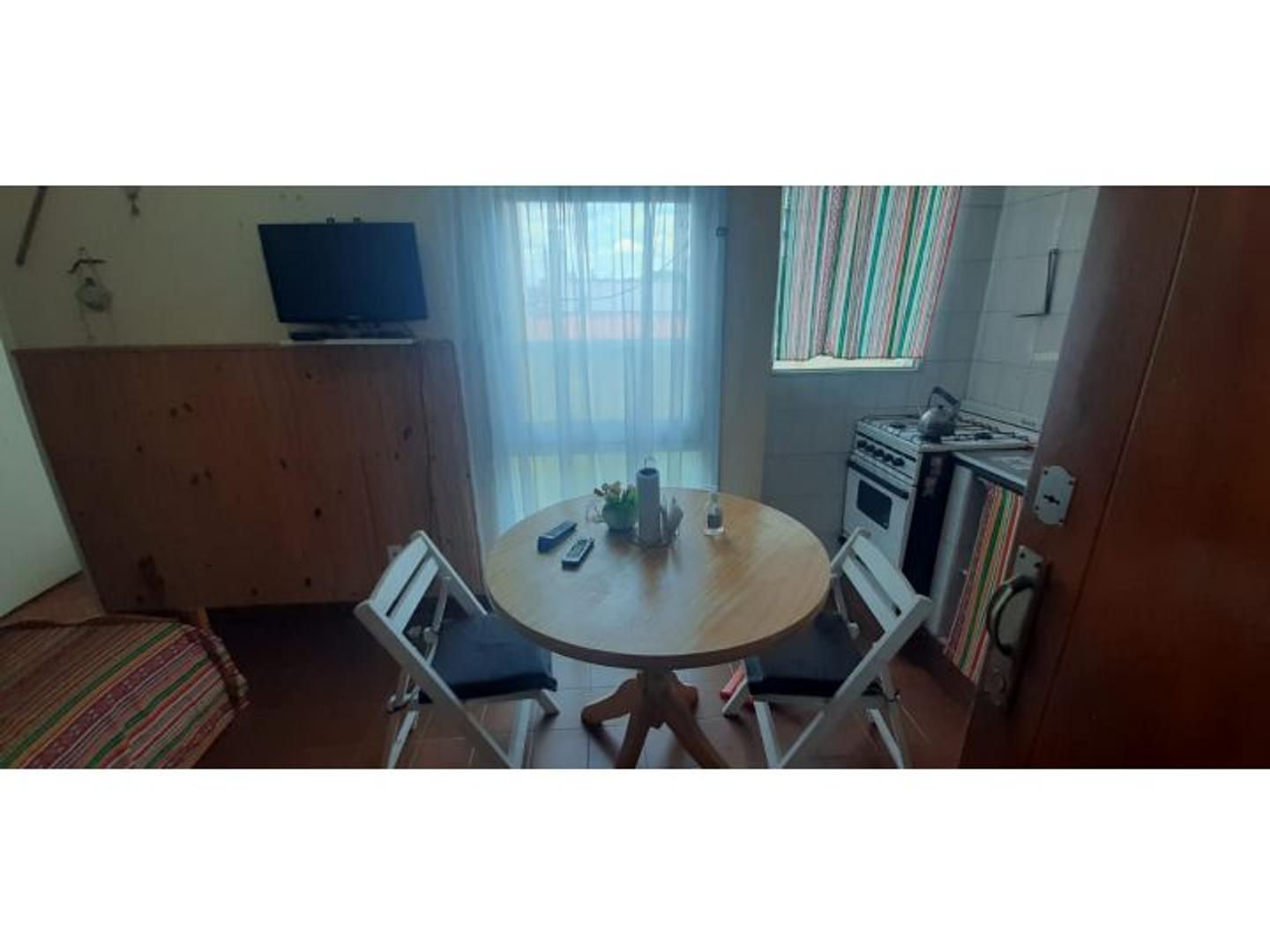 calle 22  979 , Piso 1