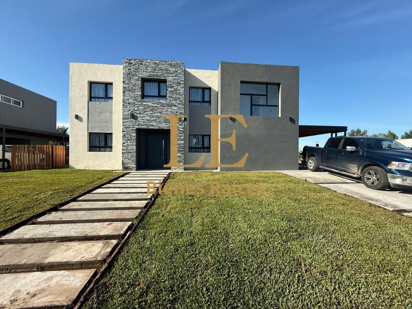 CASA EN VENTA EN SAN SEBASTIAN