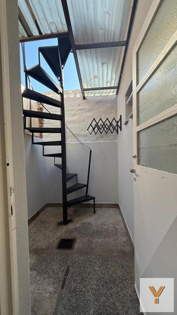 Depto Tipo Casa en Alquiler de 1 dormitorio