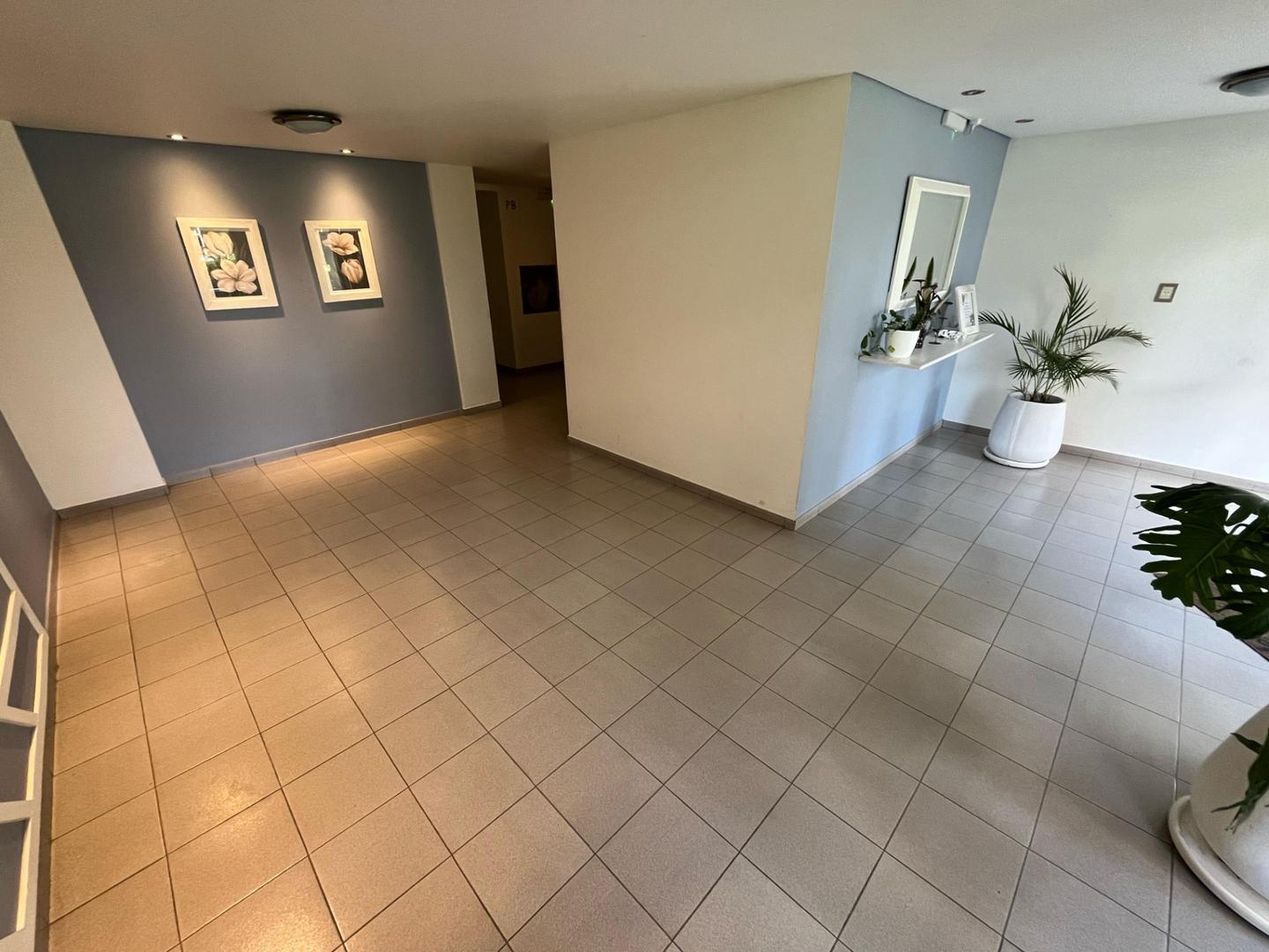 Independencia 300 , Piso 1