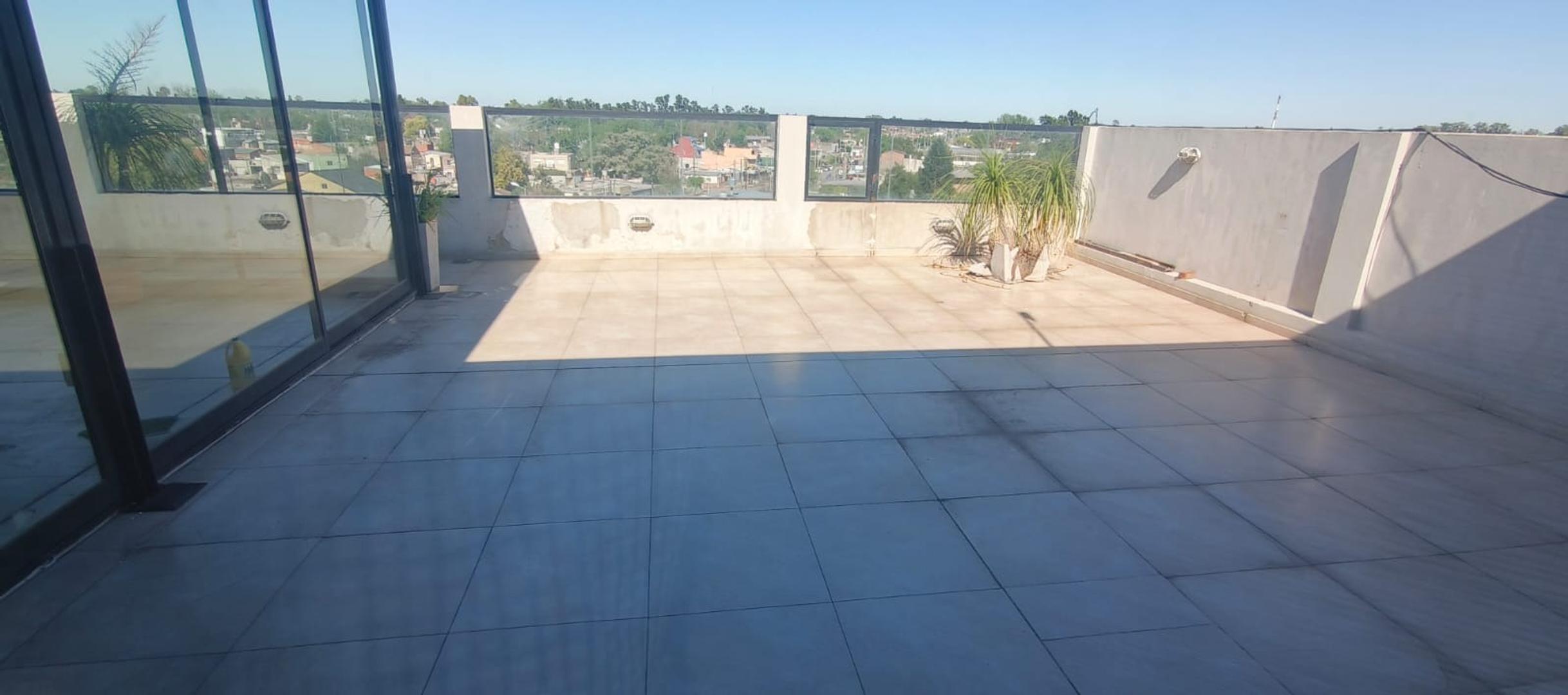 Excelente departamento 4 ambientes, quincho y amplia terraza