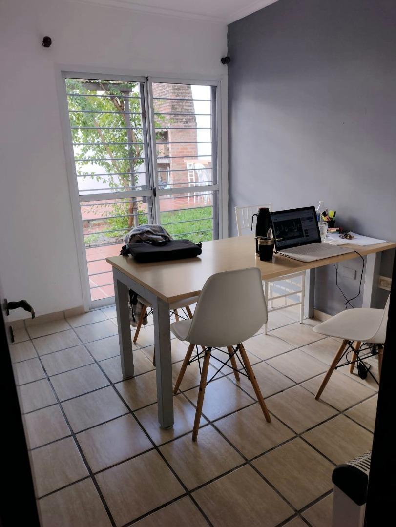 DEPARTAMENTO CON PATIO VERDE Y PILETA EXCLUSIVO