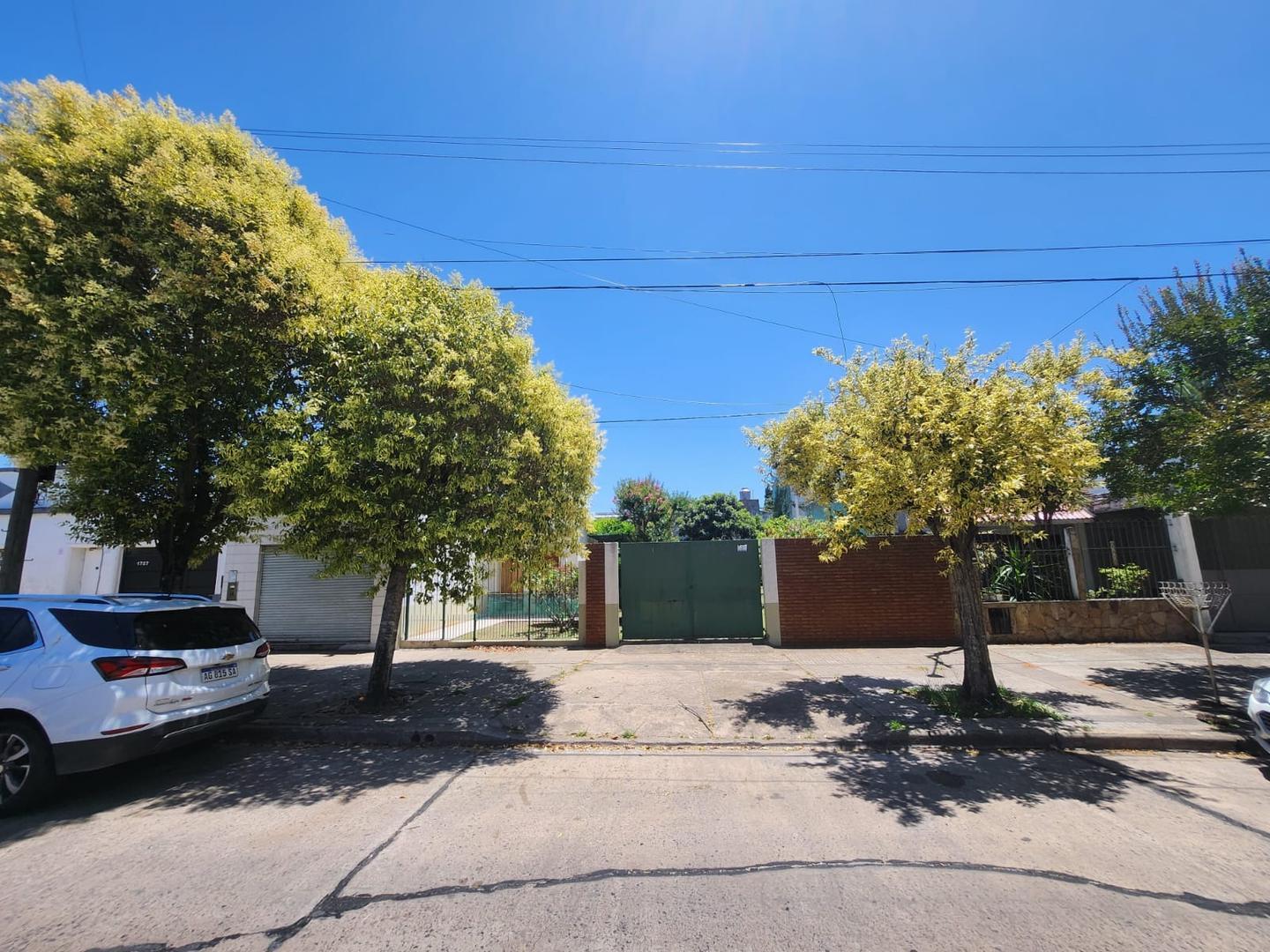 Casa con local comercial en 55 y 29 y 30