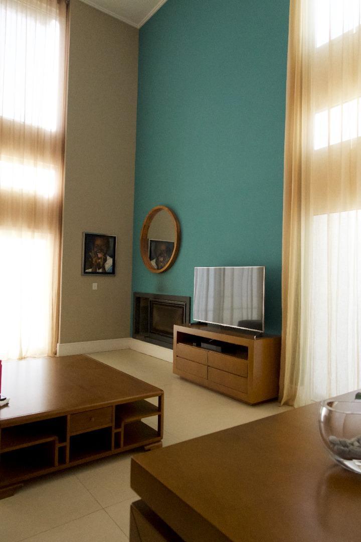 Casa 6 ambientes con 2 baños