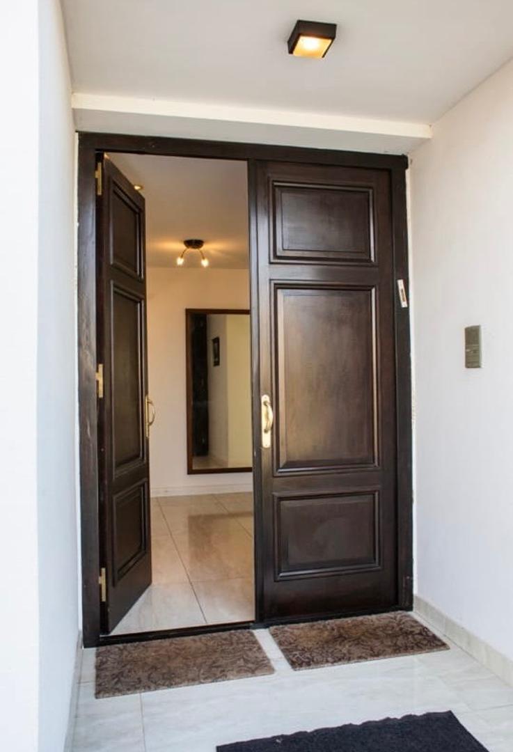 Casa 5 ambientes con 4 baños