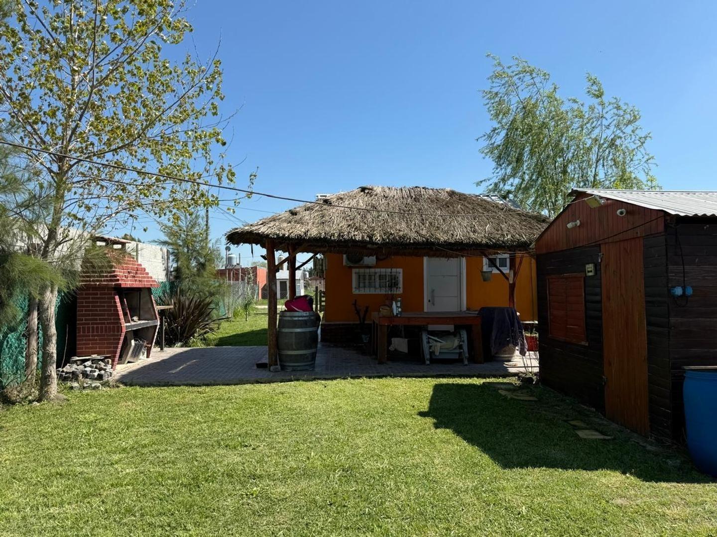 Casa Quinta Con Quincho Y Pileta En Domselaar