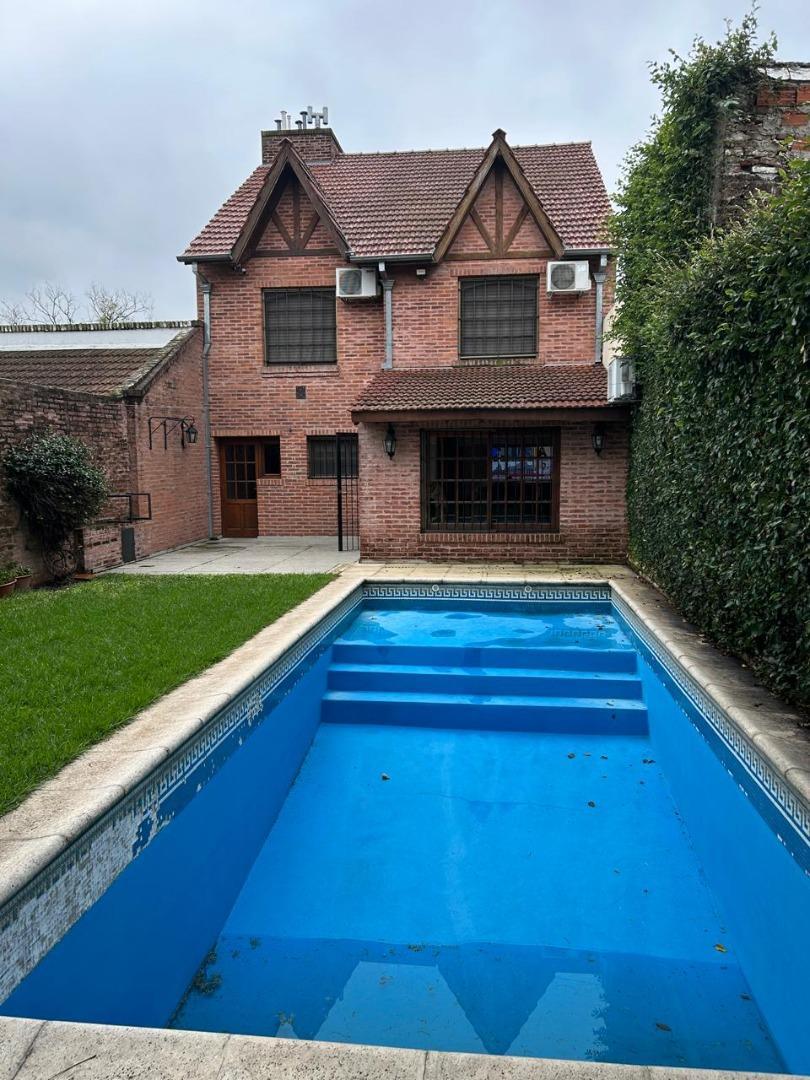 Chalet 5 ambientes en Castelar Sur