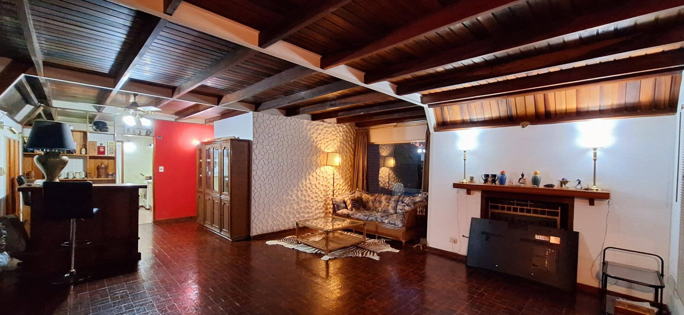 CASA EN VENTA - CLUB PRIVADO LOMA VERDE