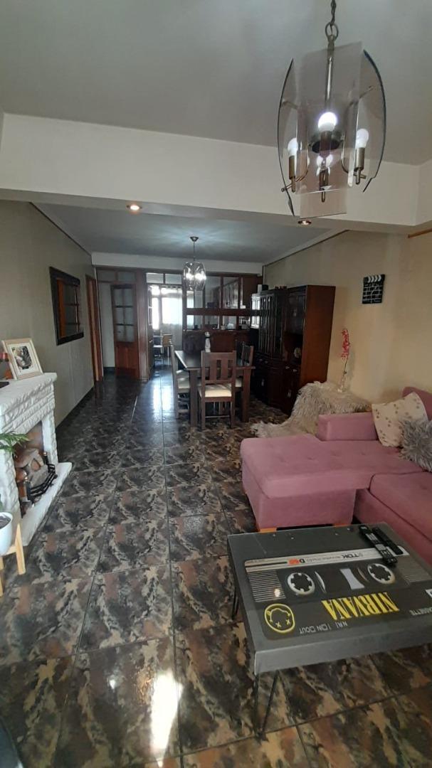 Depto Tipo Casa en Venta de 5 ambientes