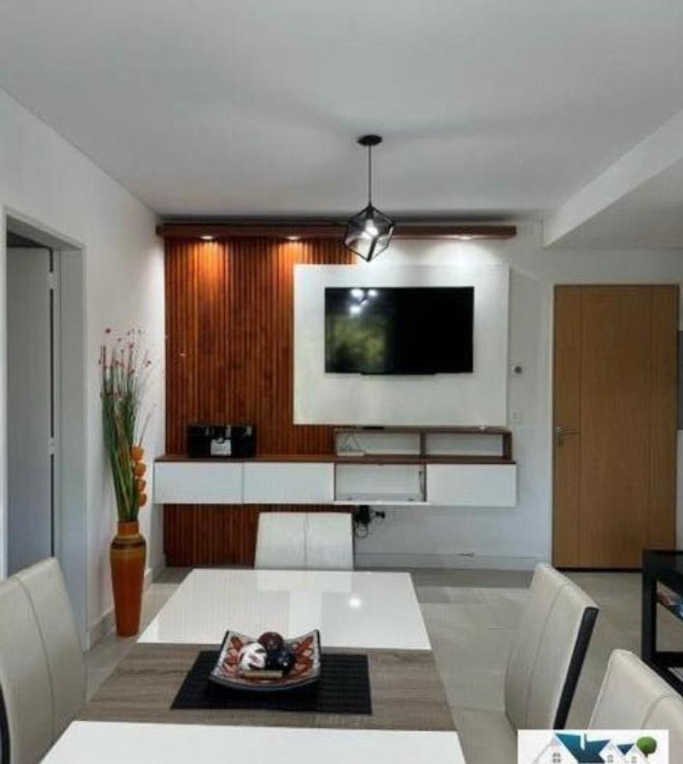 La Magdalena, Hipólito Yrigoyen 2438 , Piso 1