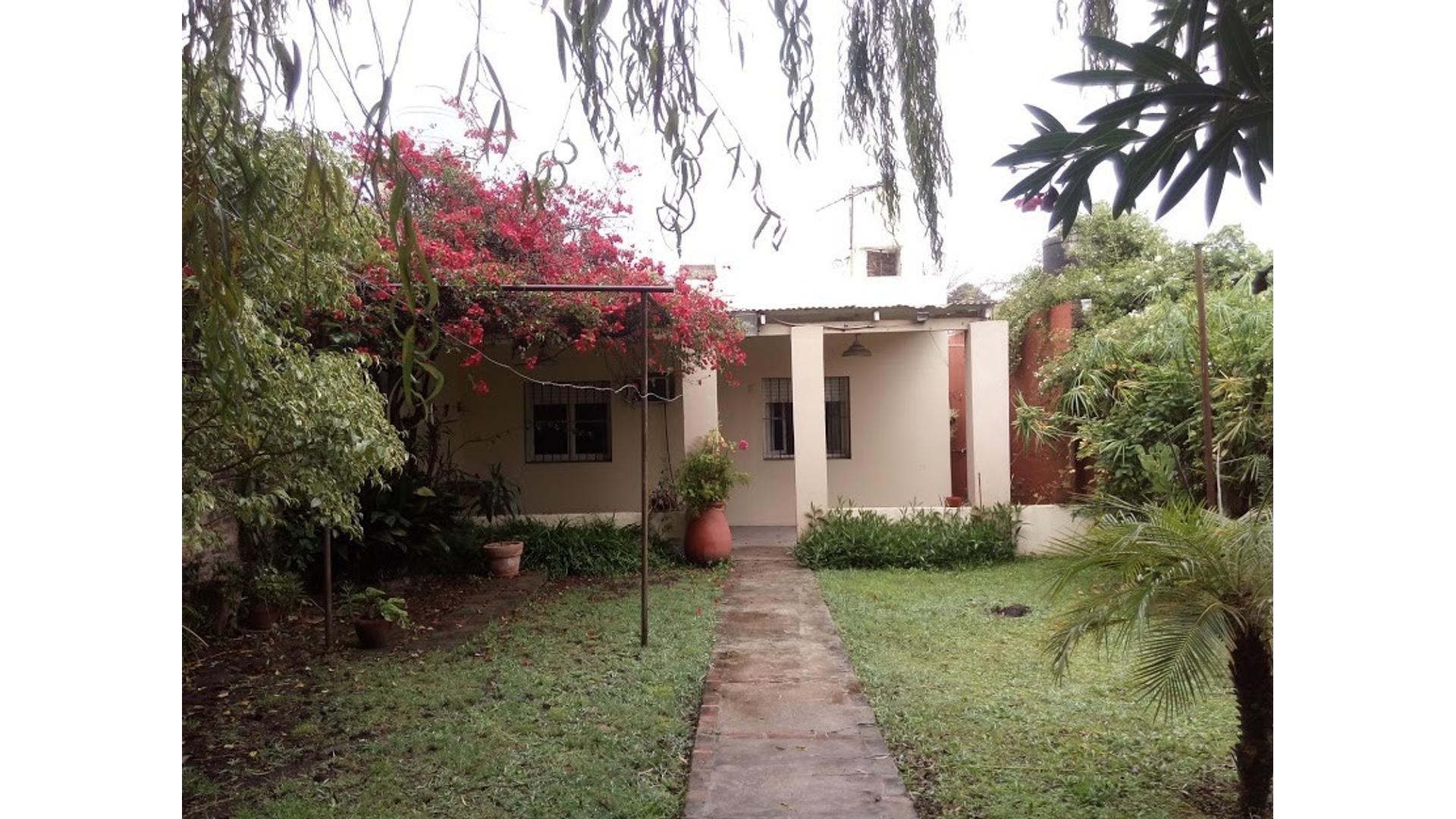 CASA CON GRAN PARQUE  EXCELENTE UBICACION, NUEVO VALOR 