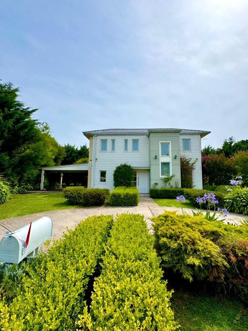 Casa en Alquiler de 3 dormitorios