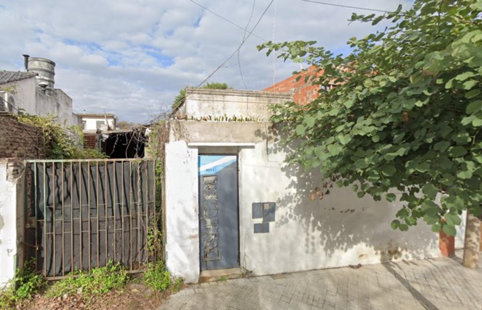 TERRENO con FRENTE NORTE , PASAJE WOOD (entre Avellaneda y Alsina)