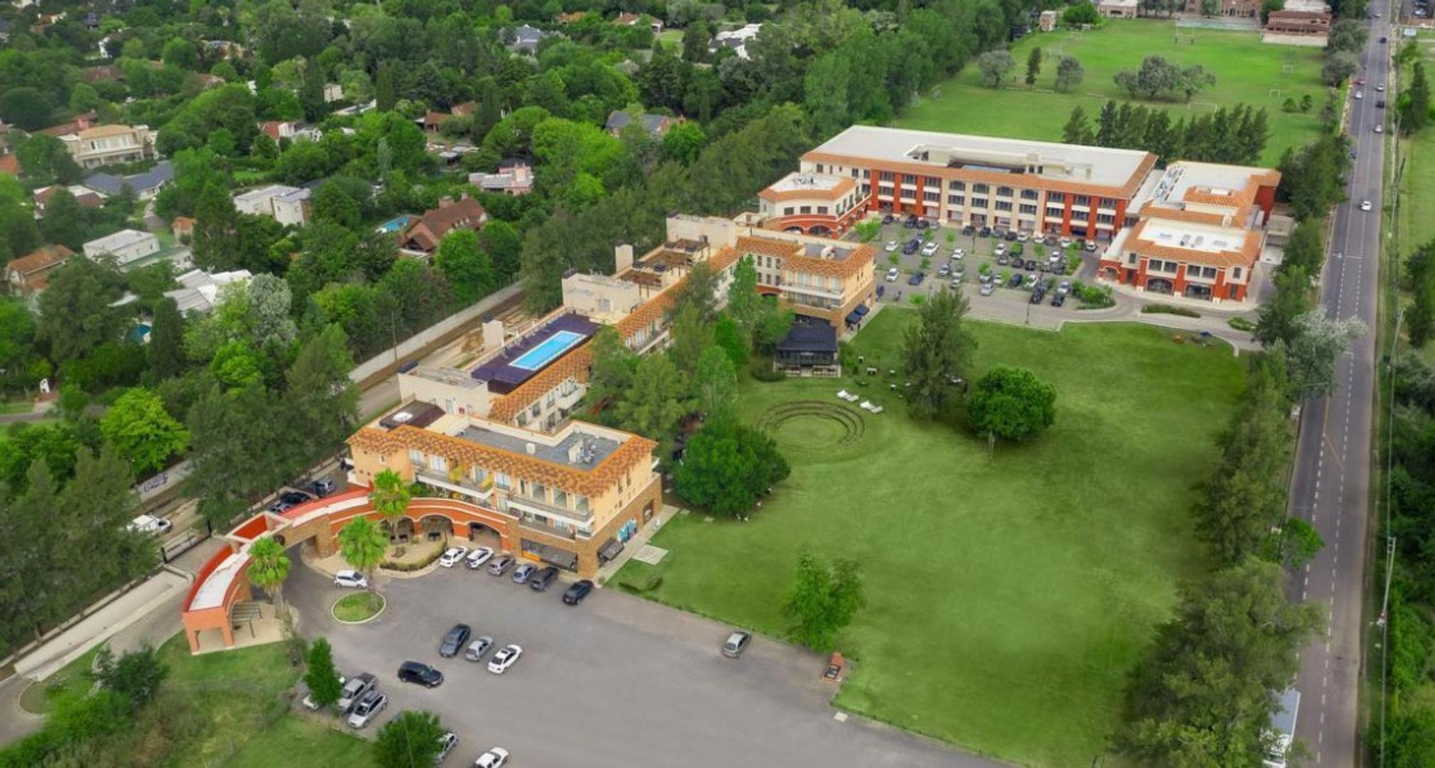 Local en Pueblo CaamaÑo Pilar!