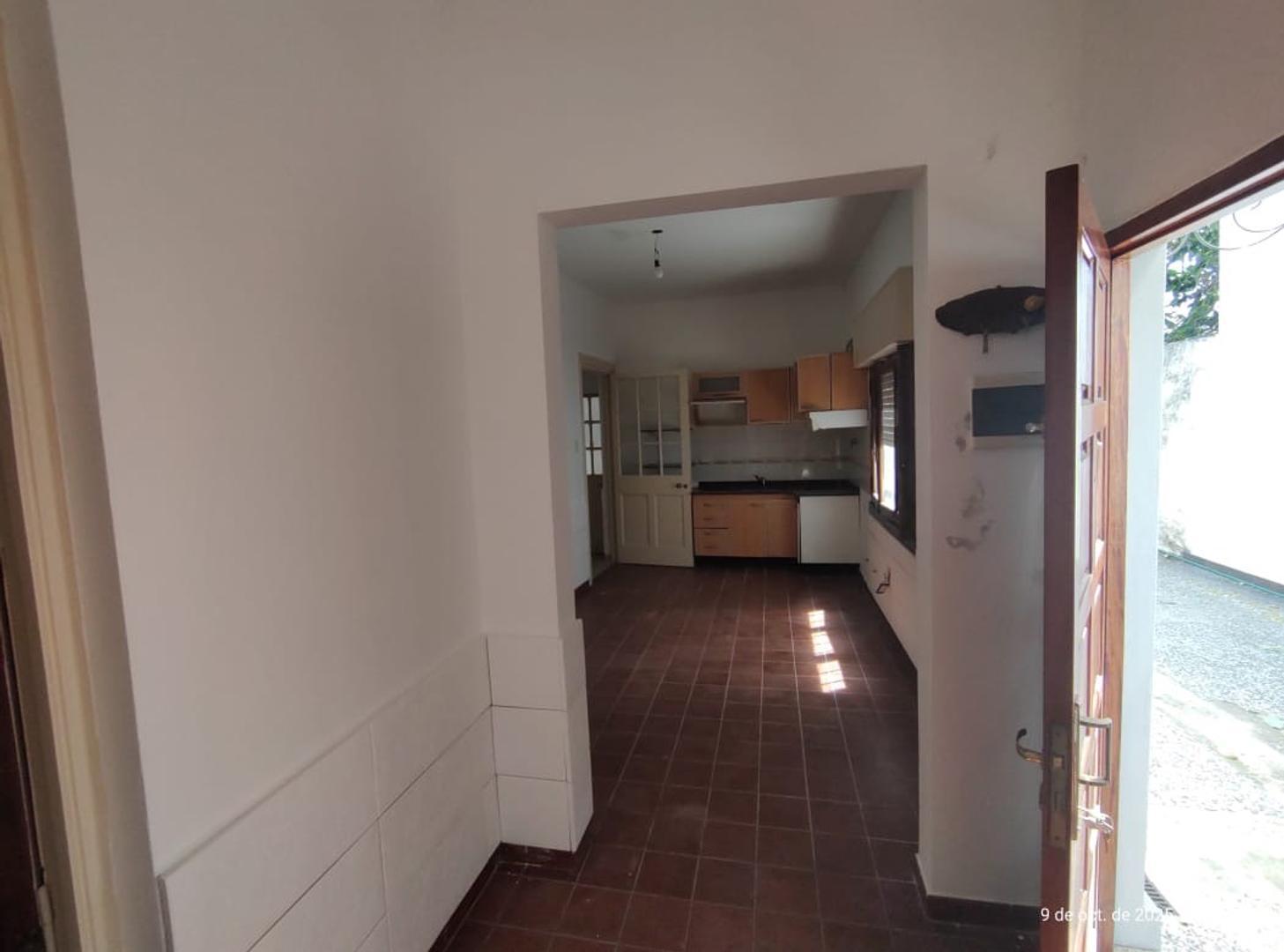 Depto Tipo Casa en Alquiler en Castelar Norte, $ 850.000