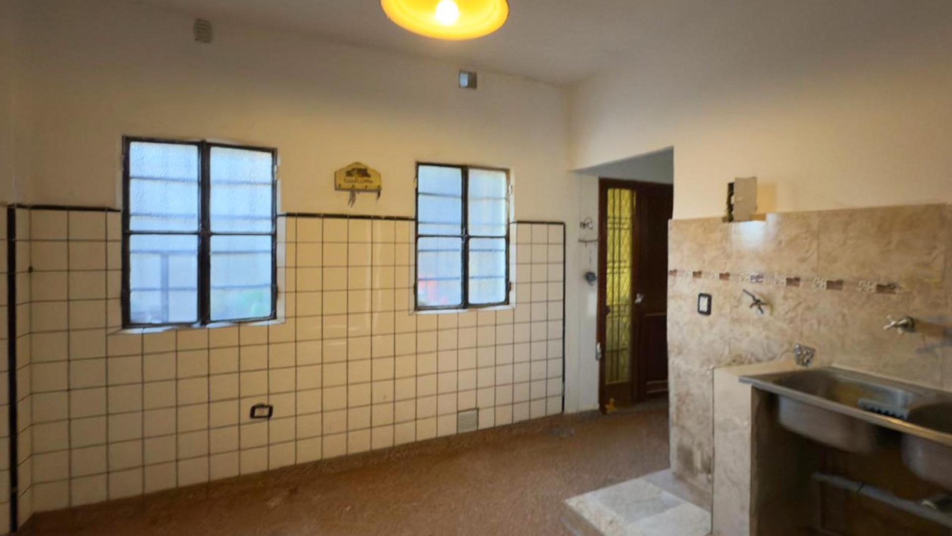 Depto Tipo Casa en Alquiler en Merlo, $ 500.000