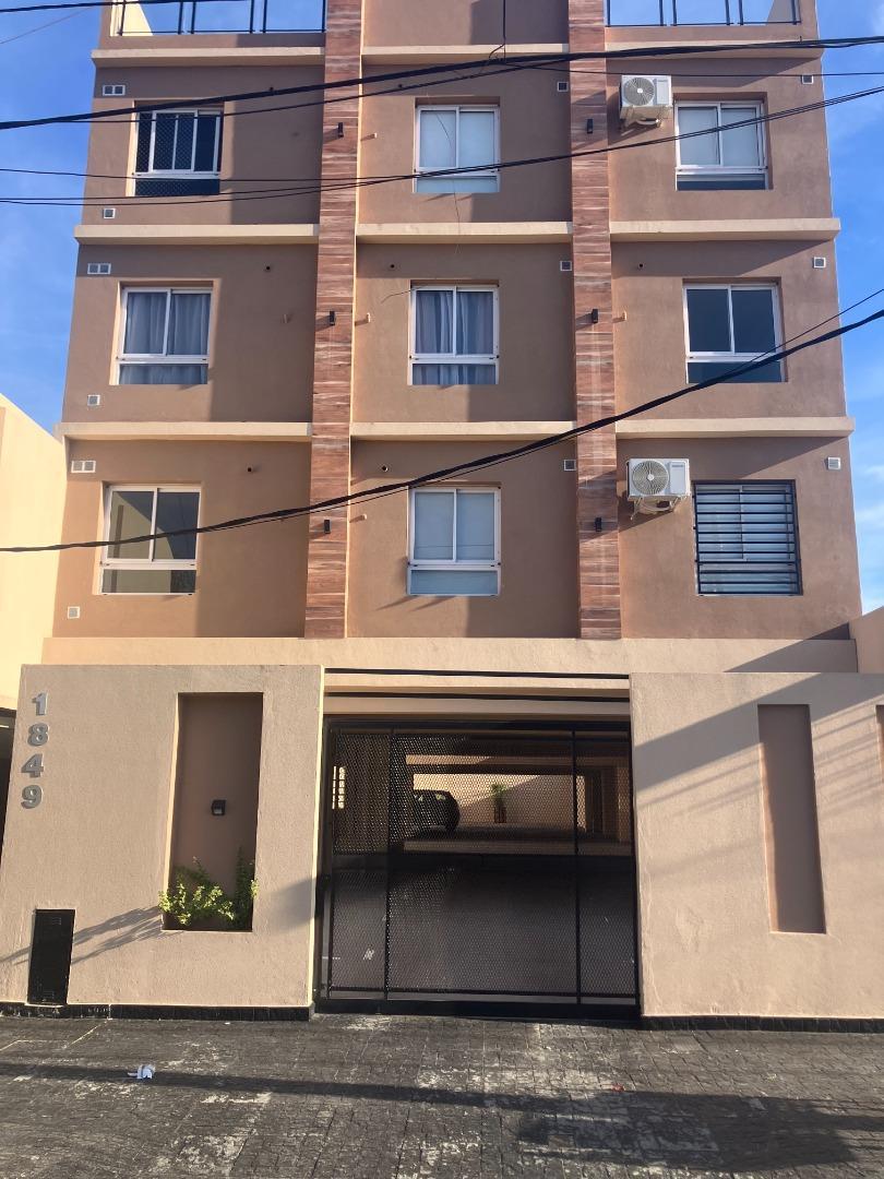 AMPLIO AMBIENTE CON COCHERA - VILLA LUZURIAGA - A ESTRENAR