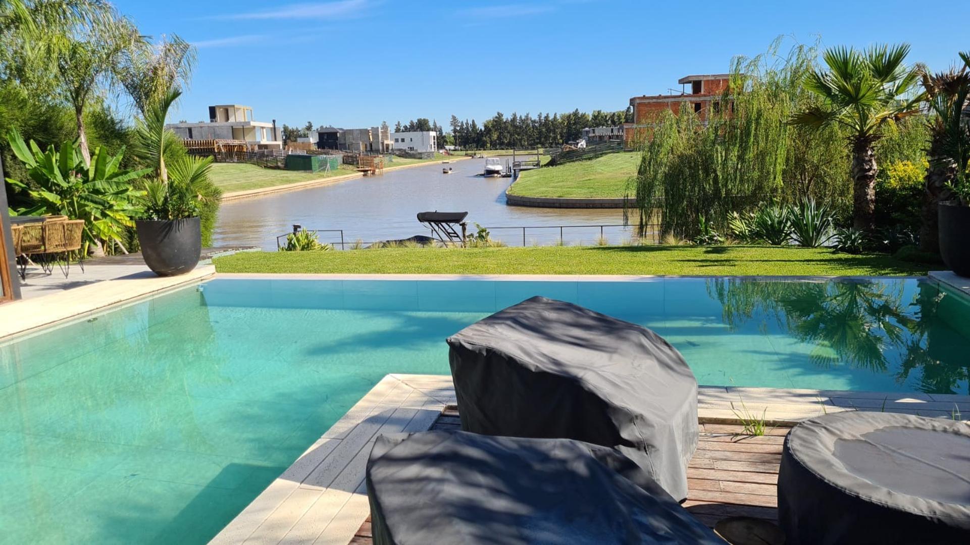 Casa en venta al rio,  El Yacht, Nordelta