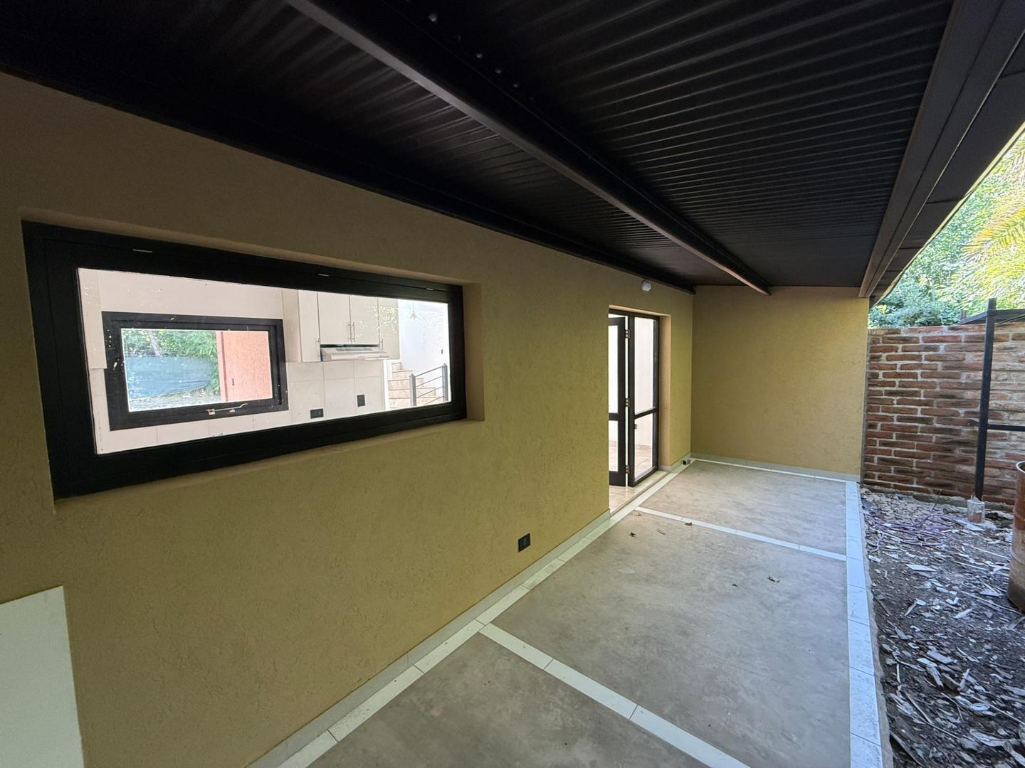 Departamento en Alquiler con 1 cocheras