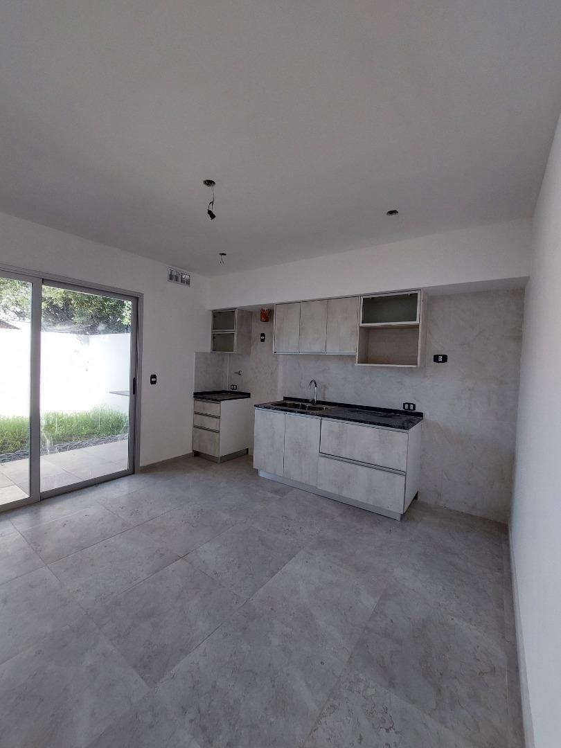 Depto Tipo Casa 4 ambientes con 3 baños