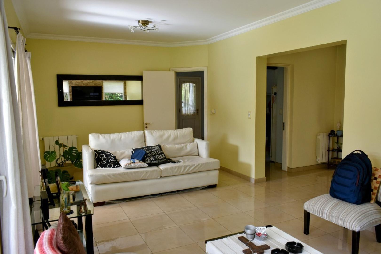 Casa 4 ambientes con 3 baños