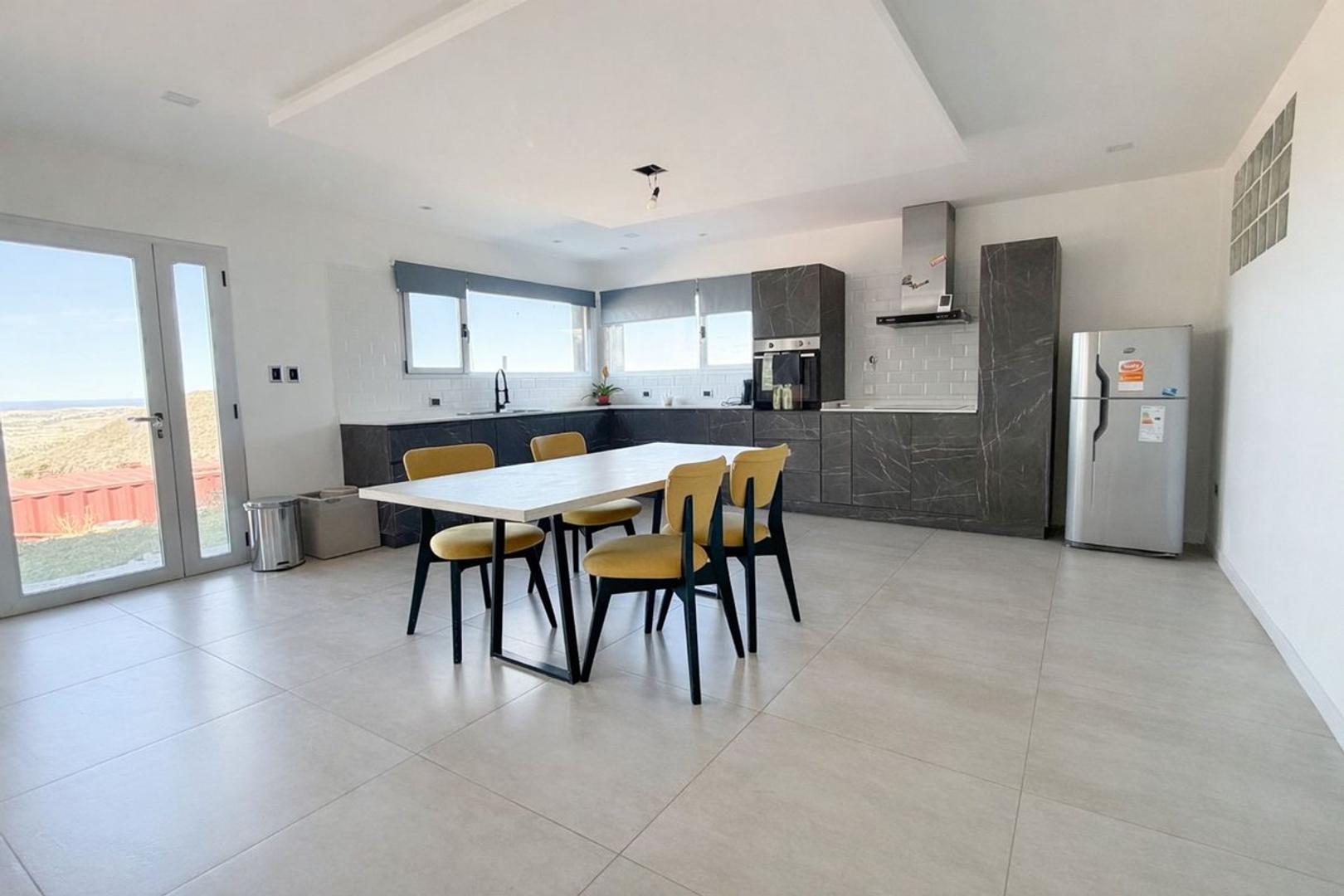 Casa 3 dormitorios en Bella Vista Oeste