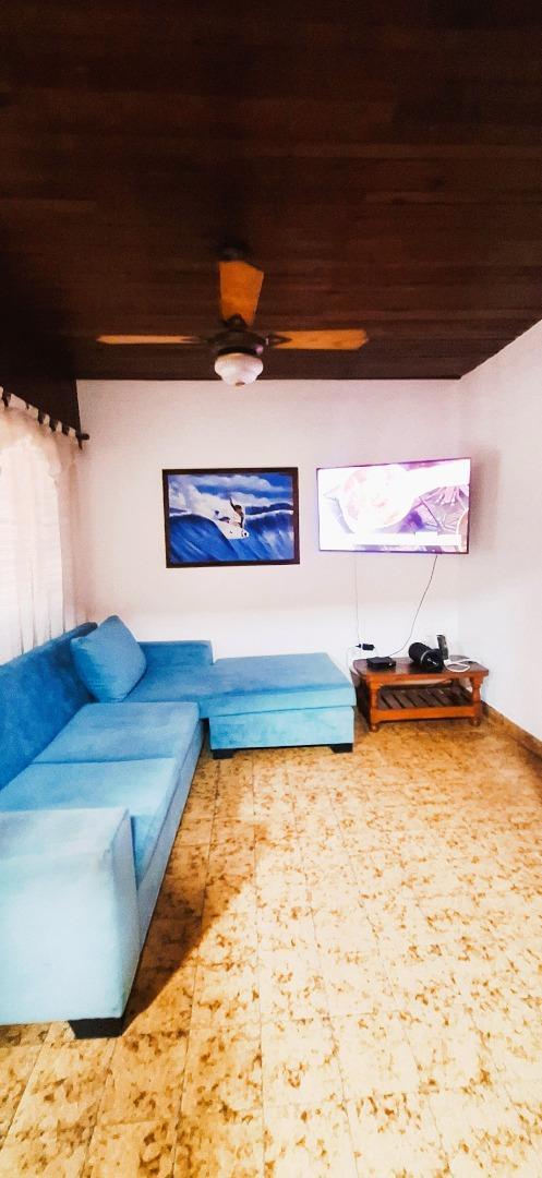 Casa en Venta con 3 cocheras