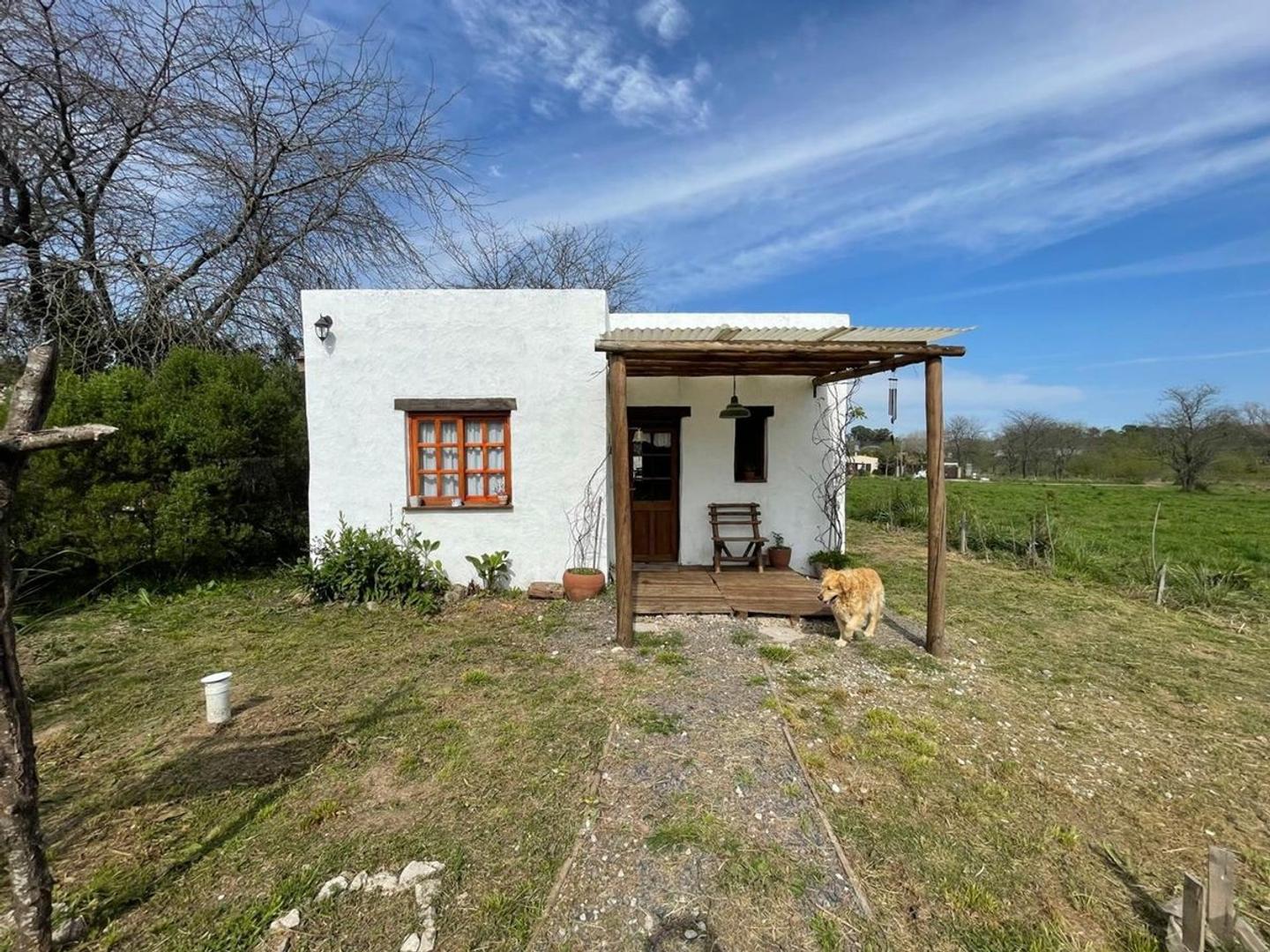 VENTA CASA 3 AMB EN BARRIO LOS CARDOS