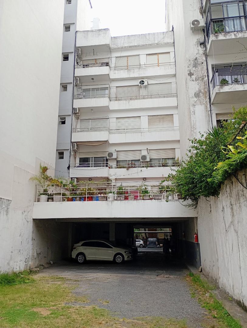 DEPTO 3 AMB CON COCHERA Y BALCON EN CABALLITO