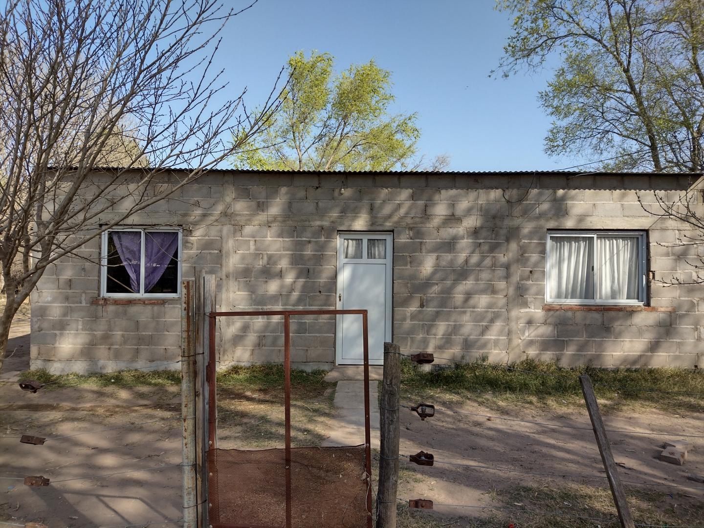 Casa 4 ambientes con 1 baño