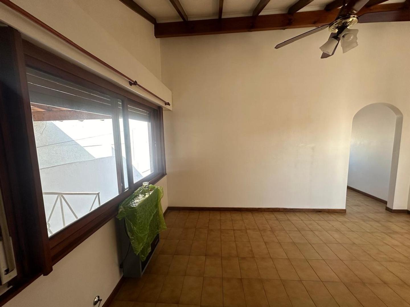 Depto Tipo Casa en Venta de 4 ambientes
