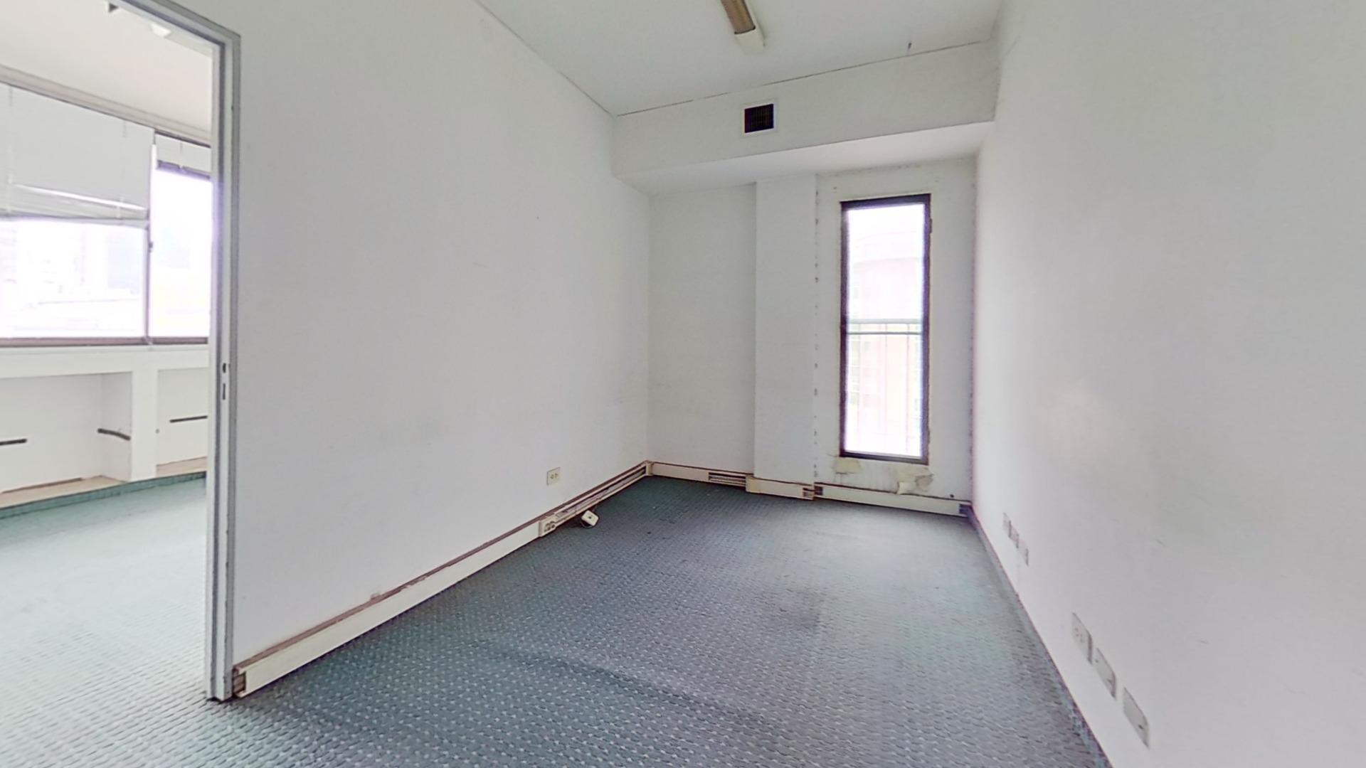 Oficina 6 ambientes con 1 baño