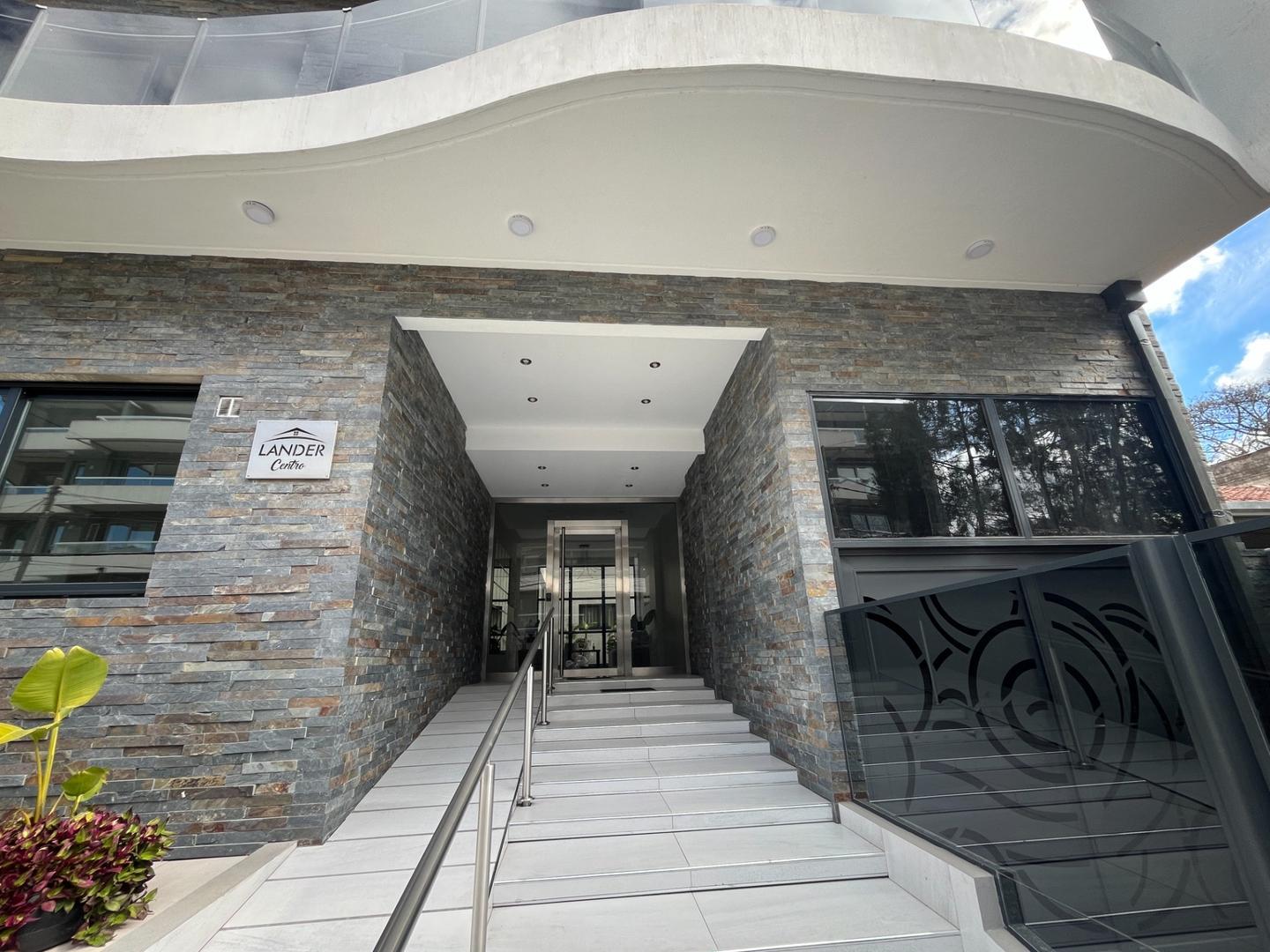 ADROGUE depto 1 ambiente en el centro comercial OPORTUNIDAD