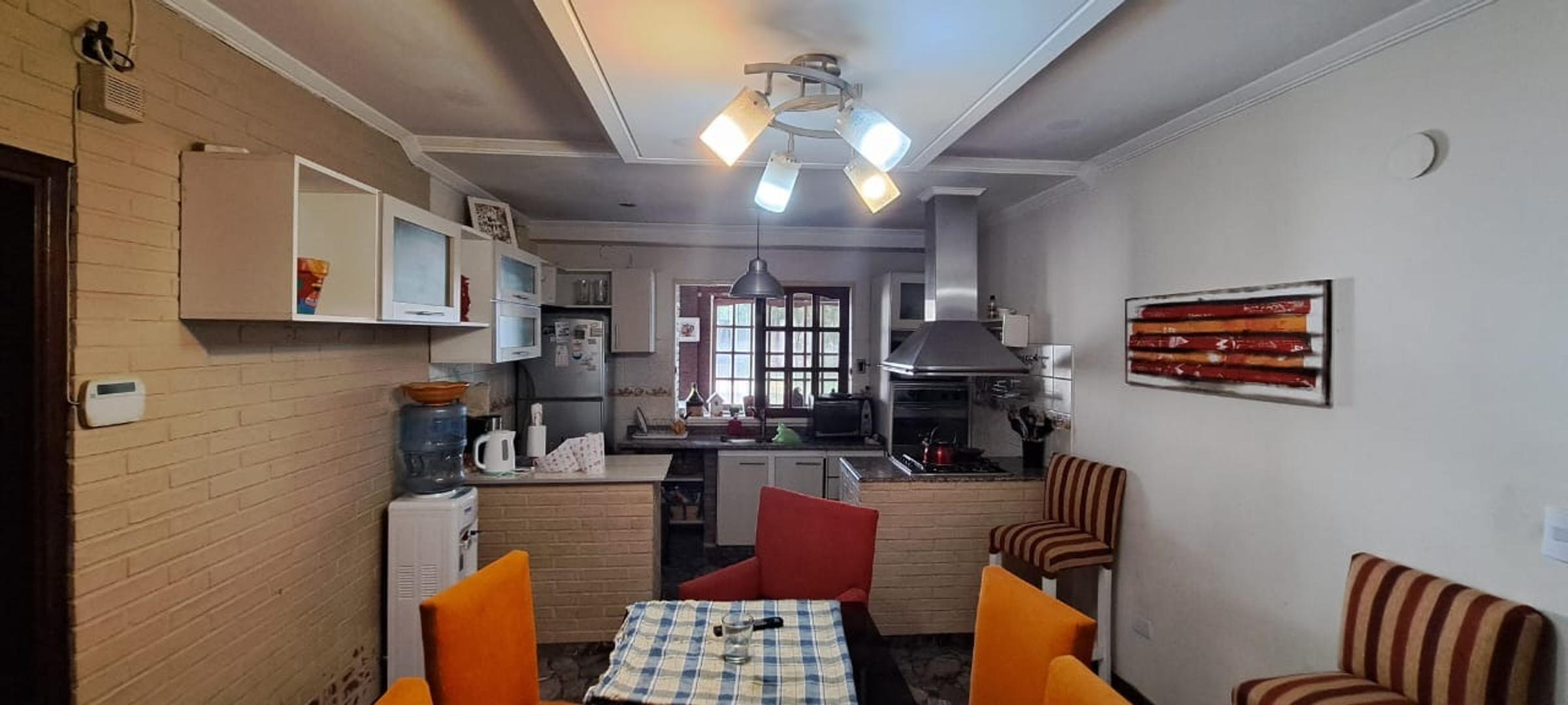 Casa en Venta en Villa Luzuriaga, USD 220.000