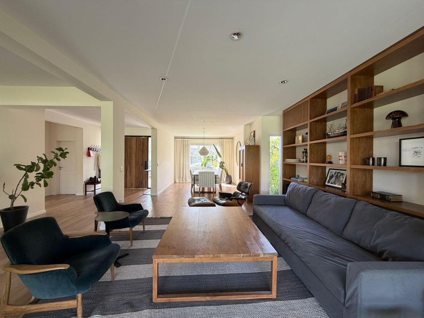 Casa 6 ambientes con 2 baños