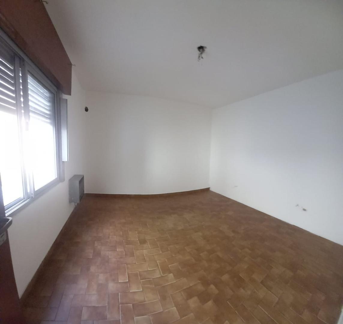 Depto Tipo Casa en Venta en Villa Dominico, USD 68.000