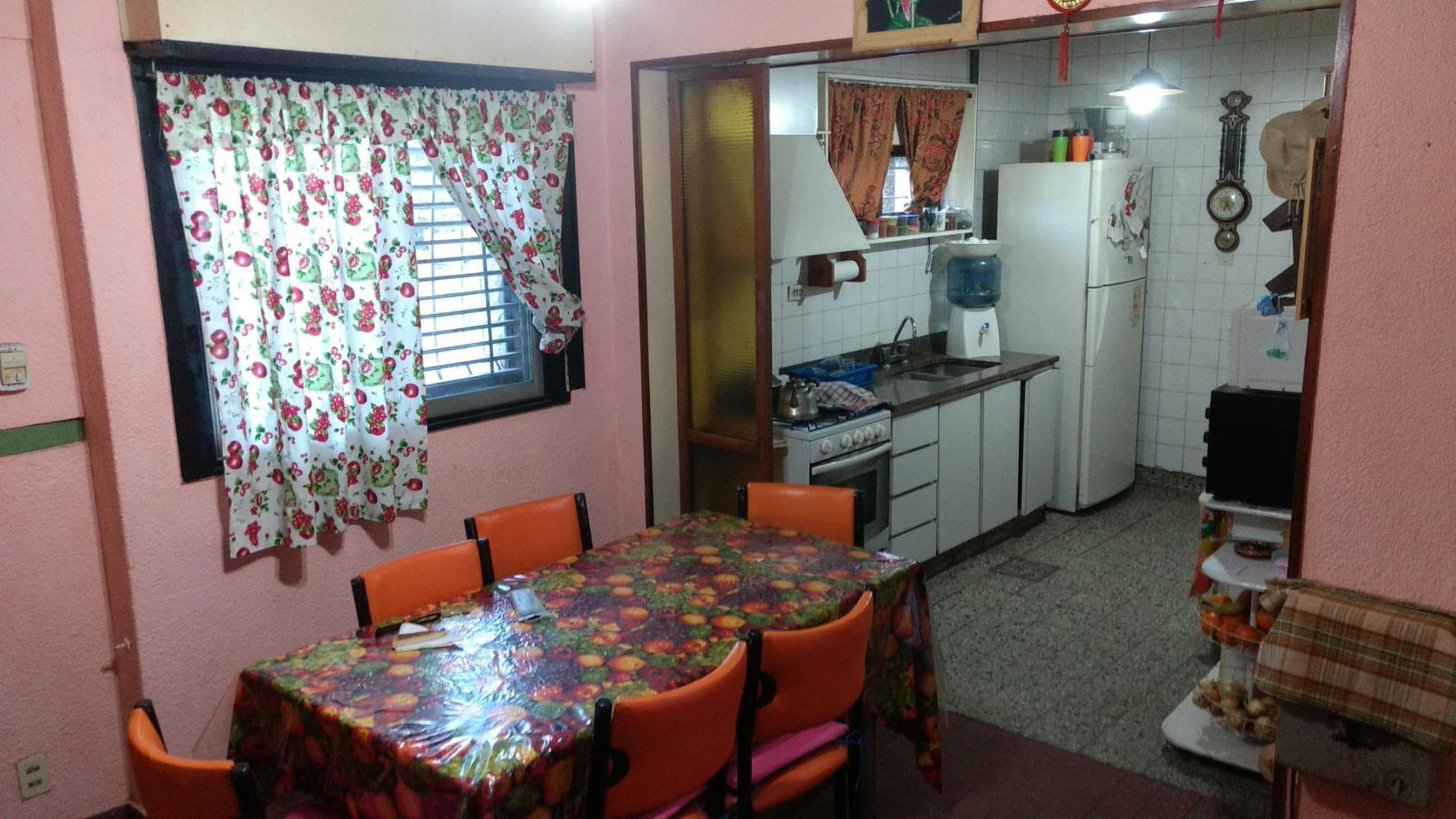 Excelente casa 4 amb con cochera - Villa Ballester