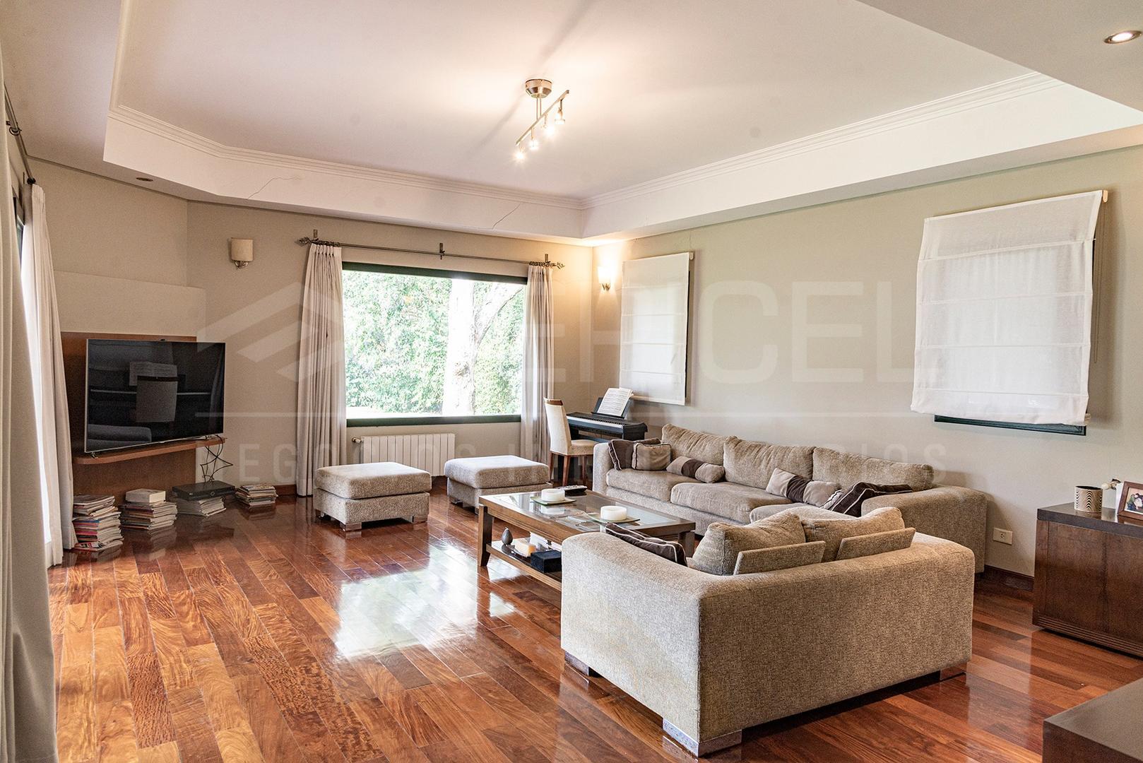 Casa en doble lote - St. Thomas Norte -  Canning